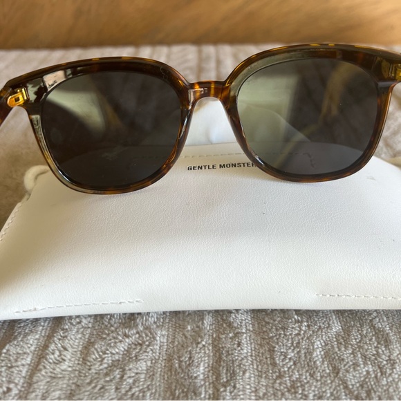 Gentle Monster my Ma polarized sunglasses - Picture 5 of 12
